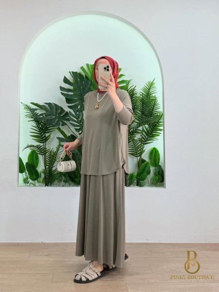 فستقي غامق