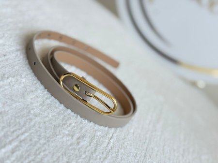 بيج ذهبي بيضاوي كبير