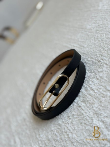 اسود ذهبي بيضاوي كبير