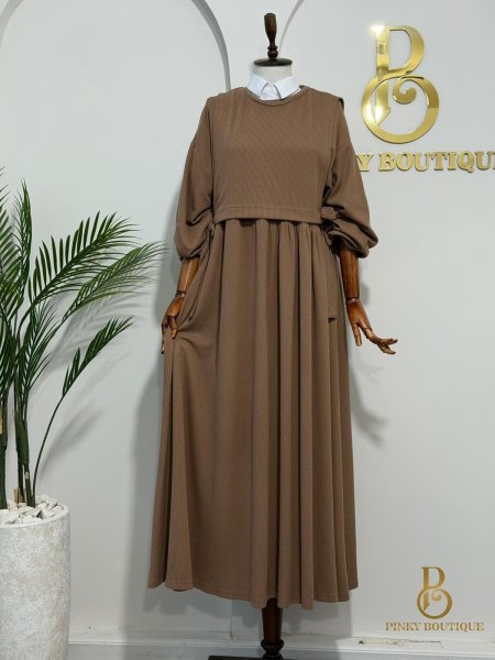 فستان مع فيست